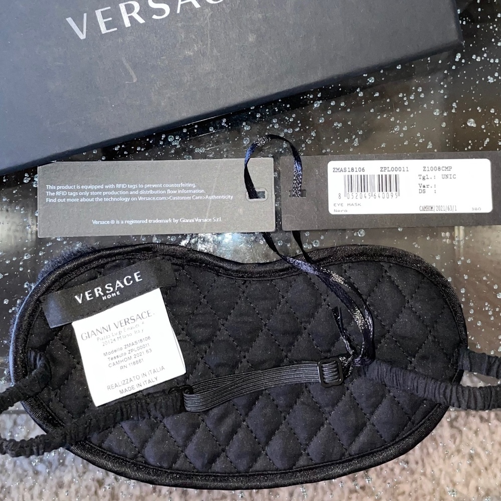 Versace Eye Mask - Picture 3 of 3